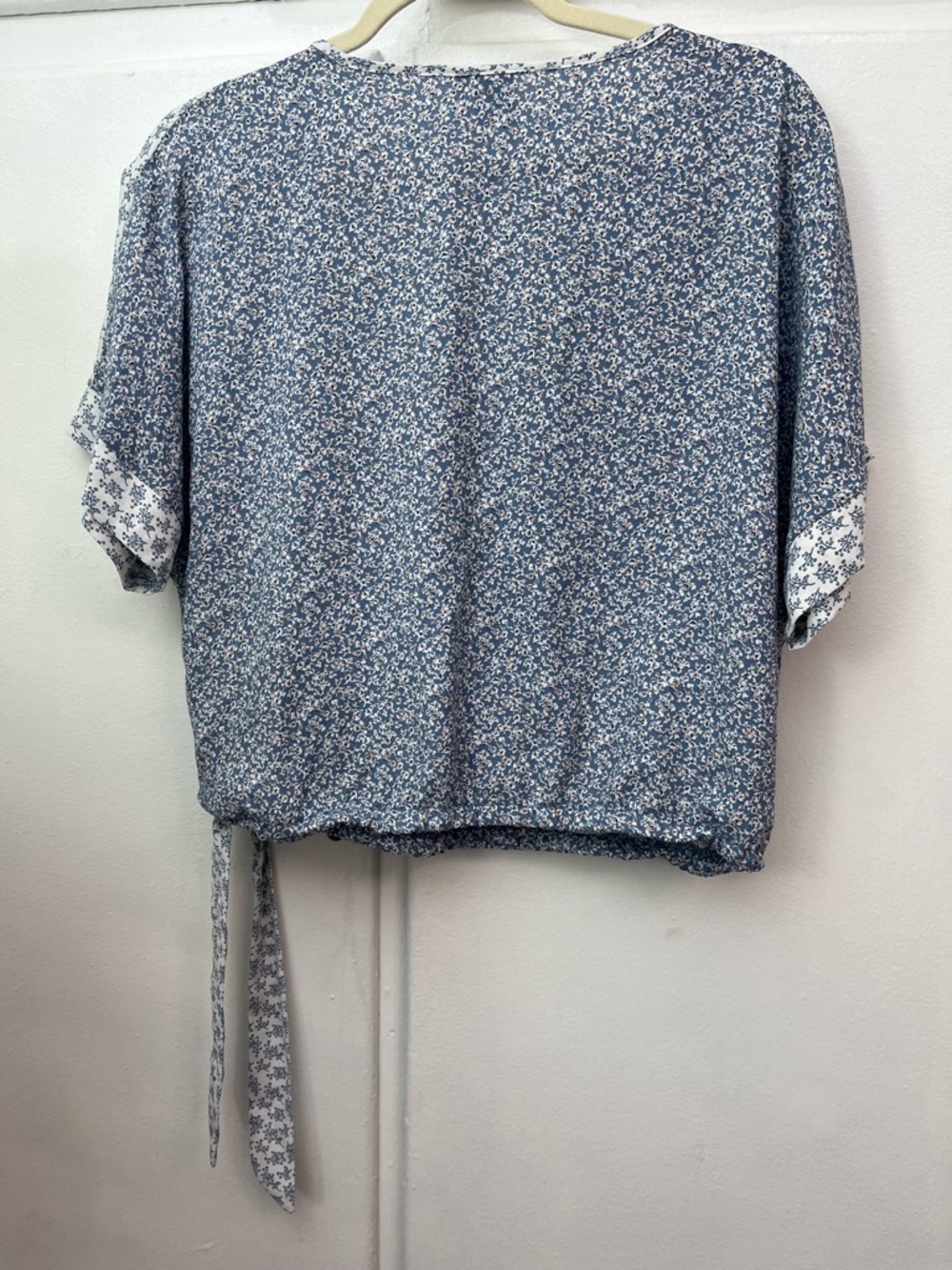 Paper Crane Blue Floral Mix Wrap Top - Picture 2 of 4